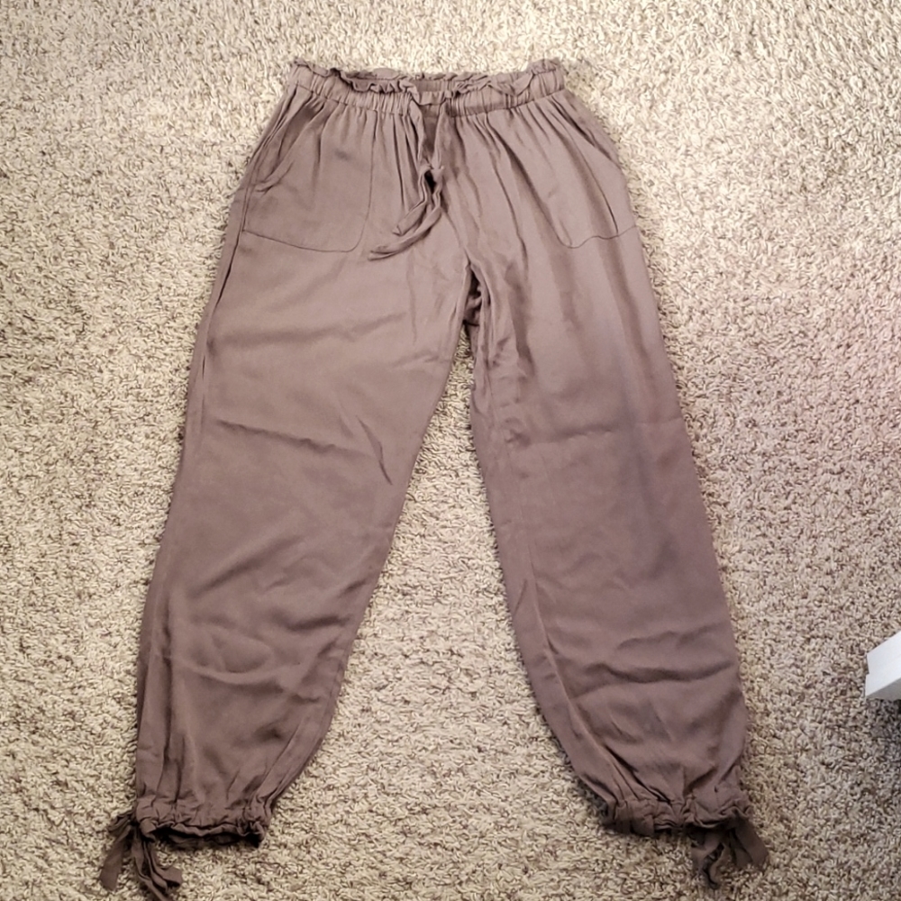 Lulu's super soft light olive green jogger pants